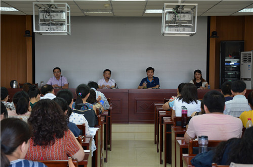  91短视频
召开2018——2019学年第一学期教职工大会