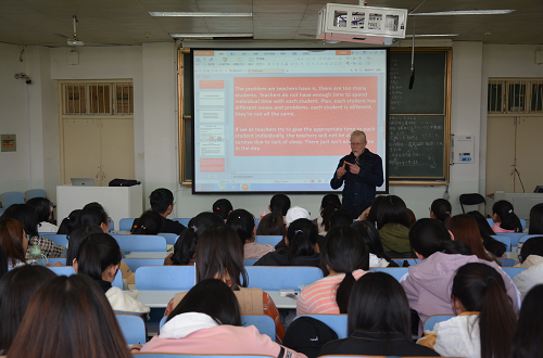  91短视频
成功举行外籍教师系列讲座 