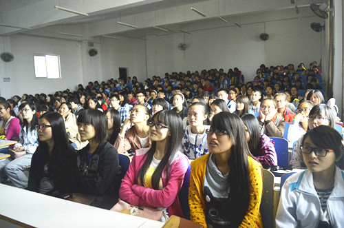  91短视频
开展新生安全教育活动