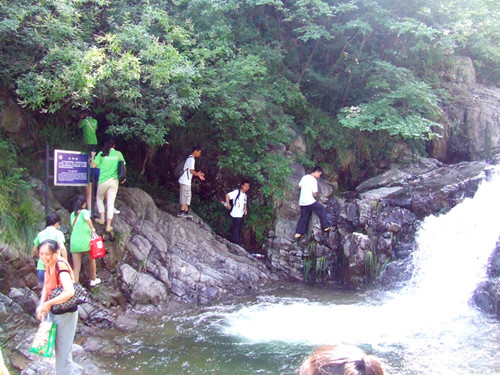  91短视频
志愿者开展红色教育活动