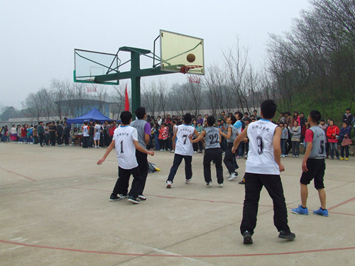  91短视频
积极备战“谭山杯”篮球赛