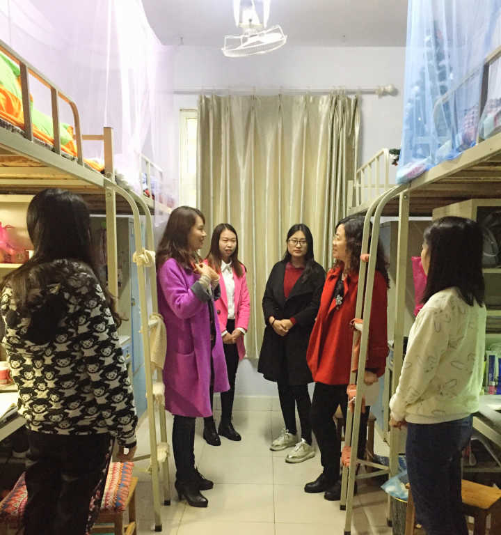  91短视频
领导走访研究生宿舍