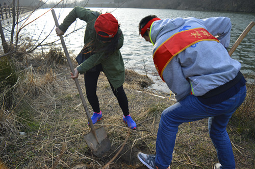  91短视频
开展义务植树活动