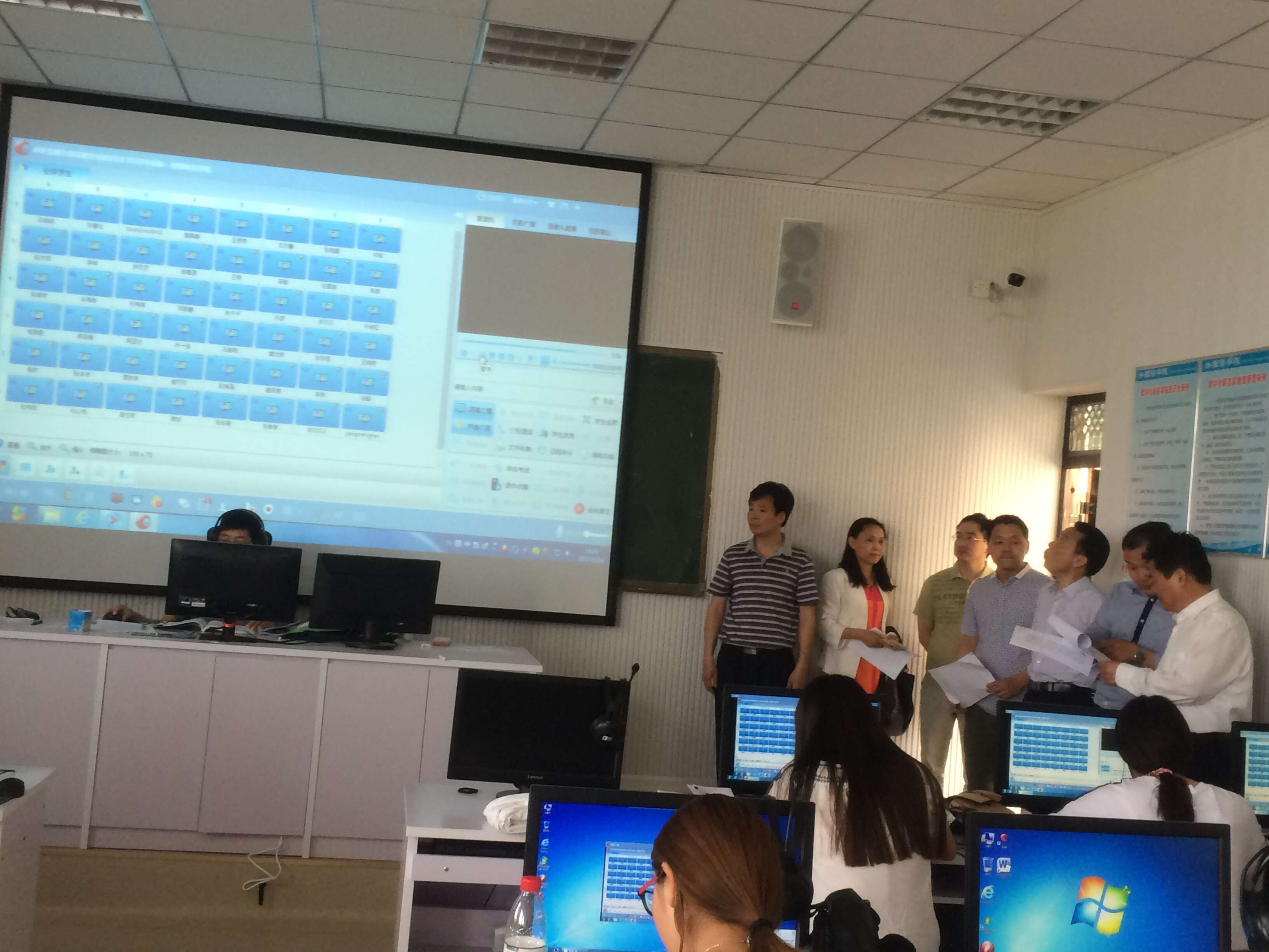 副校长齐城检查指导 91短视频
实验室建设工作