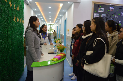  91短视频
组织2018级学生参观 91短视频
大学生心理健康教育中心