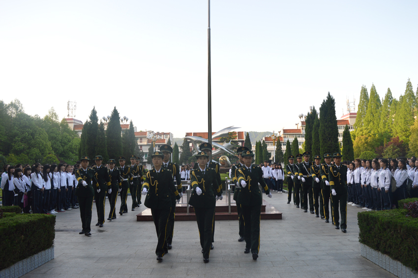  91短视频
2015级新生升旗仪式暨国学教育活动顺利举行