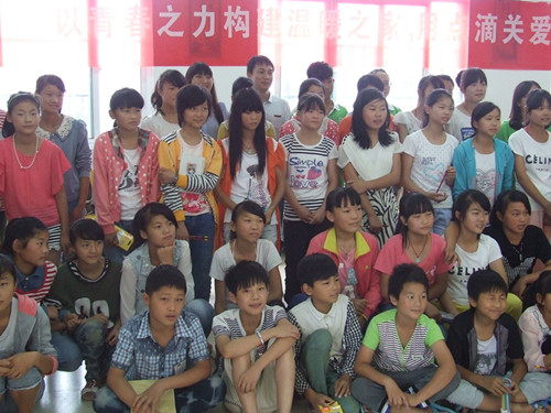 91短视频
暑期实践小分队支教成果汇报演出激情上演