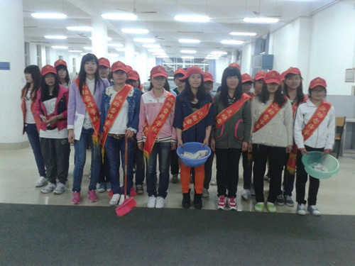  91短视频
第58期青校学员义务打扫新图书馆