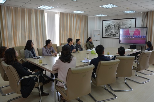  91短视频
组织师生观看《纪念五四运动一百周年大会》直播