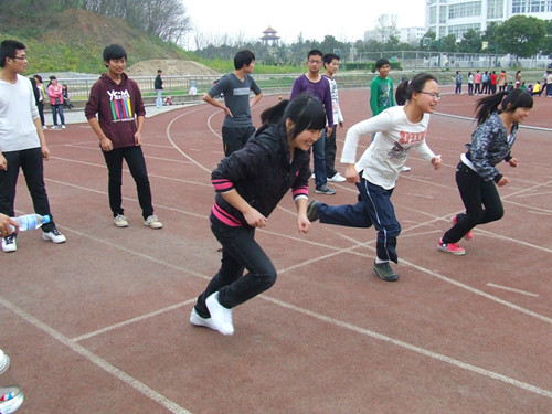  91短视频
运动会健美操运动员选拔赛火热进行中