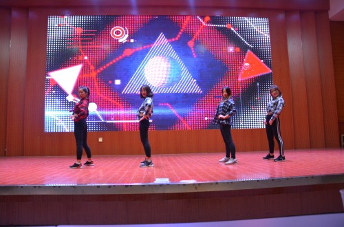  91短视频
“樱邀而来，语梦同行”漾年华外语文化节晚会华丽上演