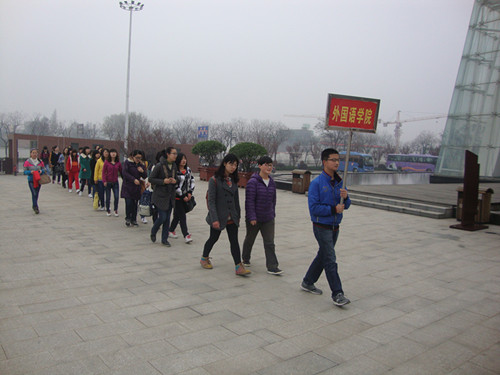 祭奠革命先烈 谱写盛世清明—— 91短视频
开展“我们的节日—清明”主题活动