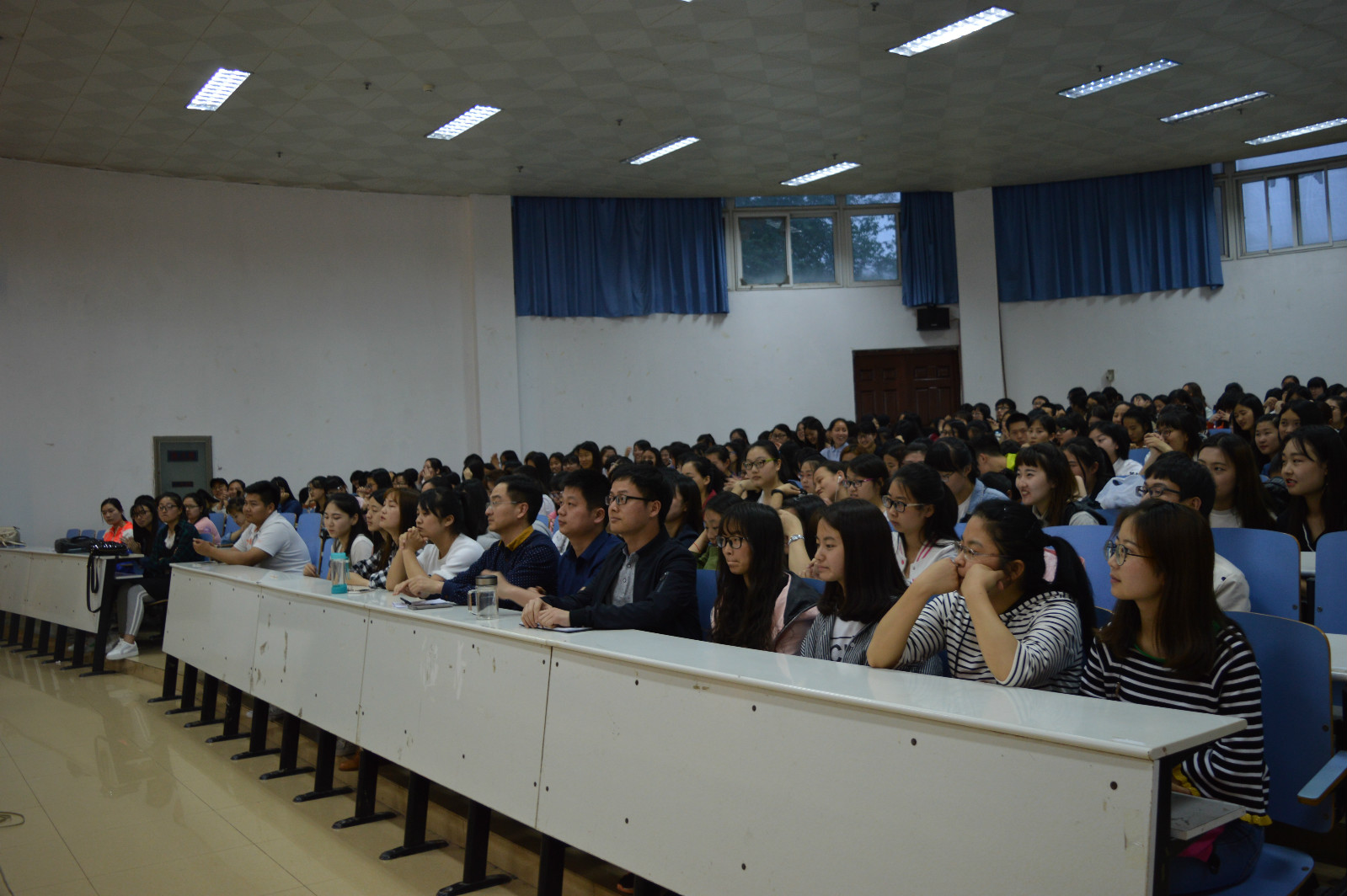  91短视频
成功召开“讲价值观故事、实现青春梦想” ——青年故事分享会