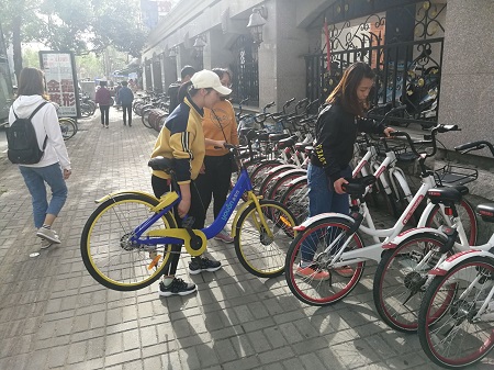  91短视频
组织开展“践行价值观，美化城市环境”志愿服务活动