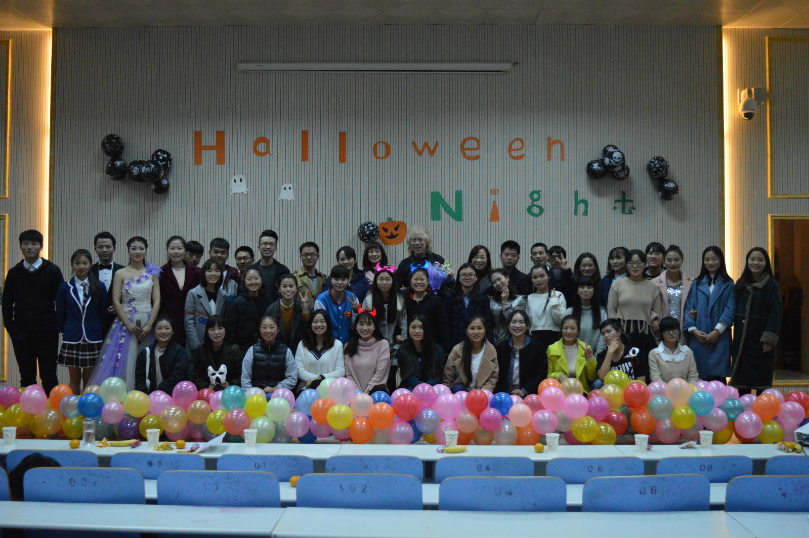  91短视频
万圣节“欢乐show青春” 文艺广角晚会顺利举行