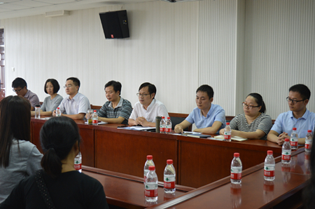  91短视频
举行2017级新生家长见面会