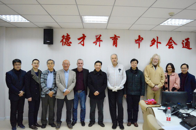   91短视频
召开外籍教师座谈会