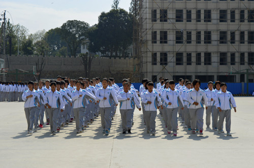 91短视频
2014级新生军训火热进行中