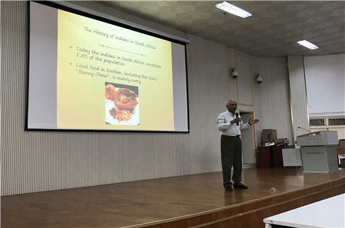 “聆听外教声音，助力自我发展”—— 91短视频
开展外教讲座系列活动