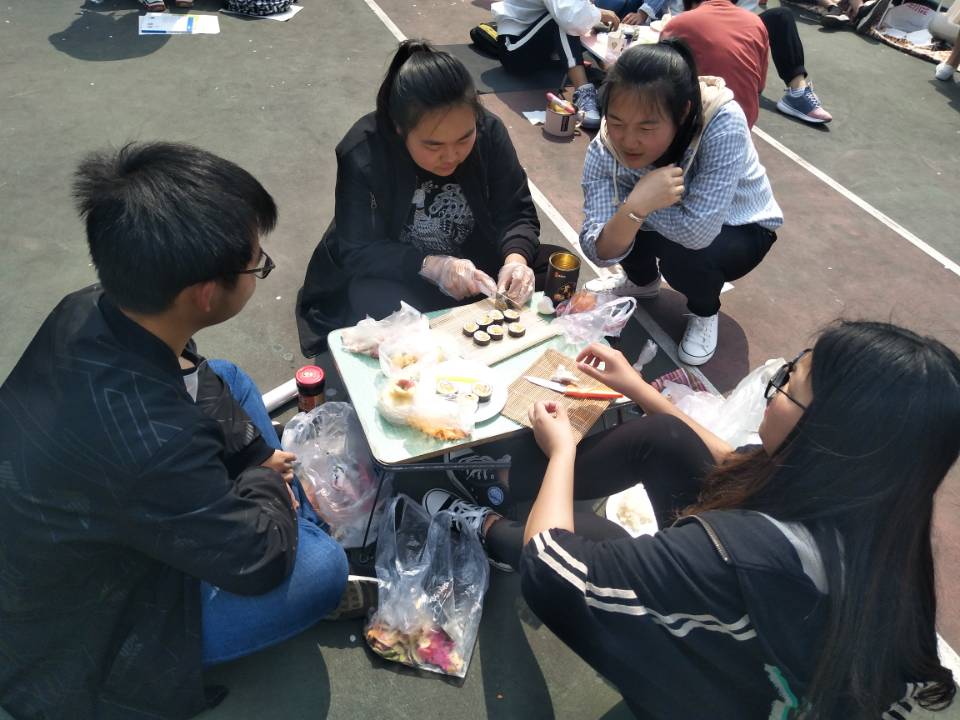  91短视频
成功举办第五届寿司制作大赛