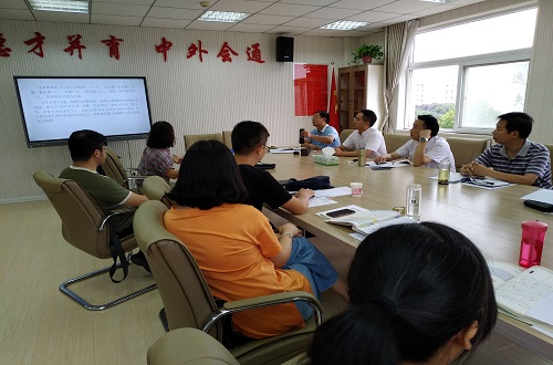  91短视频
开展暑期教师全员说课评课活动