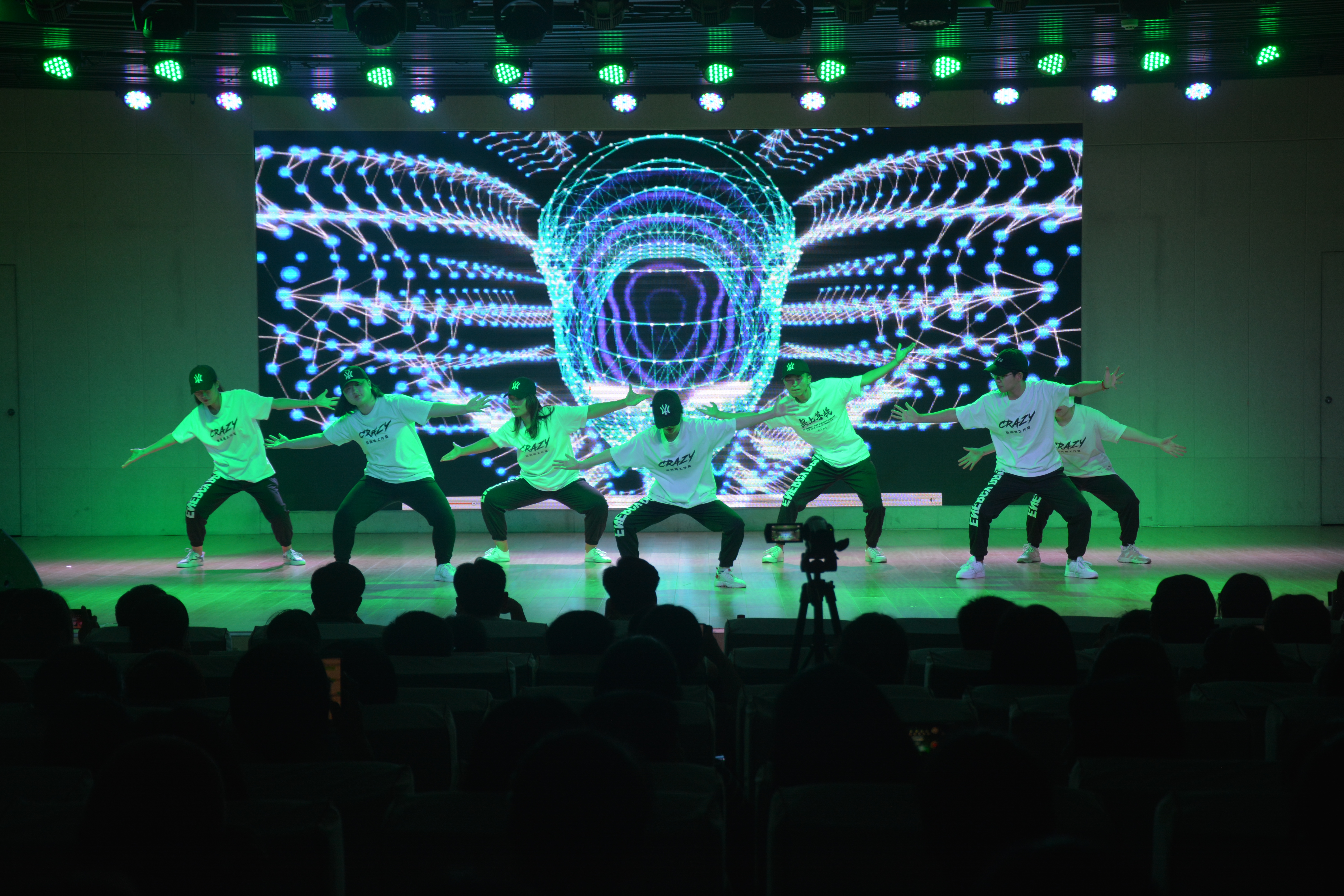  91短视频
成功举办2019届优秀毕业生颁奖典礼暨欢送毕业生晚会