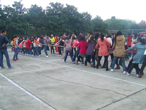  91短视频
举办女生月“运动风暴”趣味运动赛