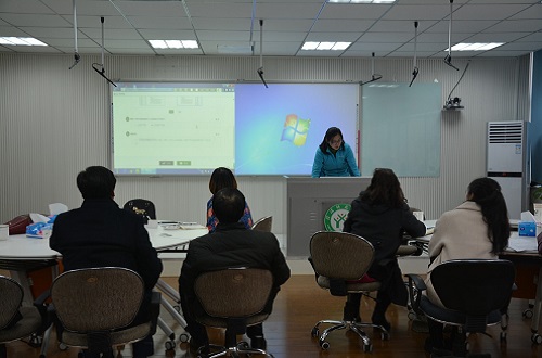  91短视频
举办“混合式教学背景下的网络空间建设”教学沙龙活动