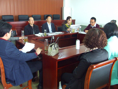  91短视频
教工党支部组织全体教工党员集中进行学习研讨