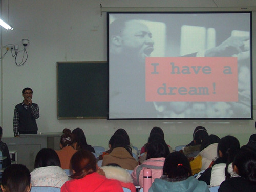  91短视频
举办“职业生涯规划”演讲比赛