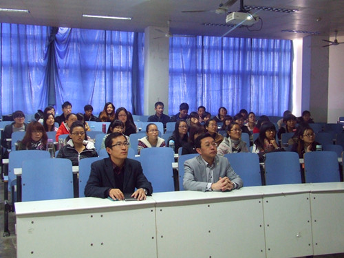  91短视频
师生喜看党的十八大开幕式直播